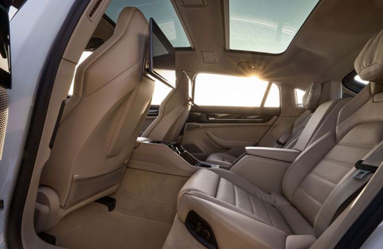 The seats and sunroof of the Porsche Panamera Turbo E-Hybrid